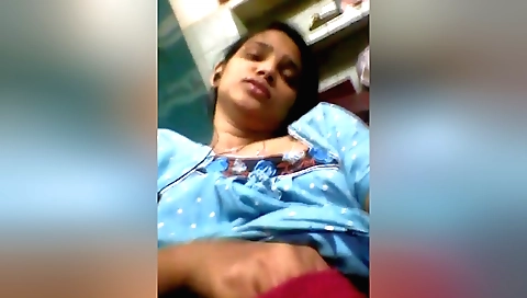 Indian brunette has the perfect time for her solo sex show