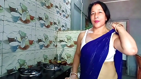 Indian milf with a tight ass and pinkie gets her anal sex