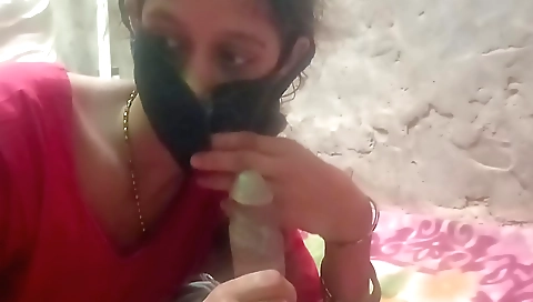 Indian woman with small boobs fingered and fingered hard